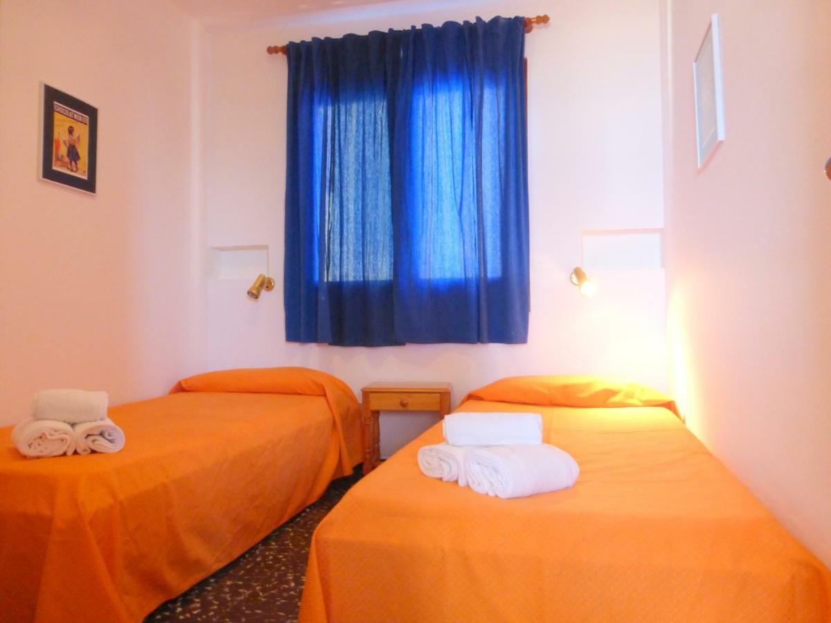 Rentalmar El Capitan Hospitalet De L'Infant Exterior foto